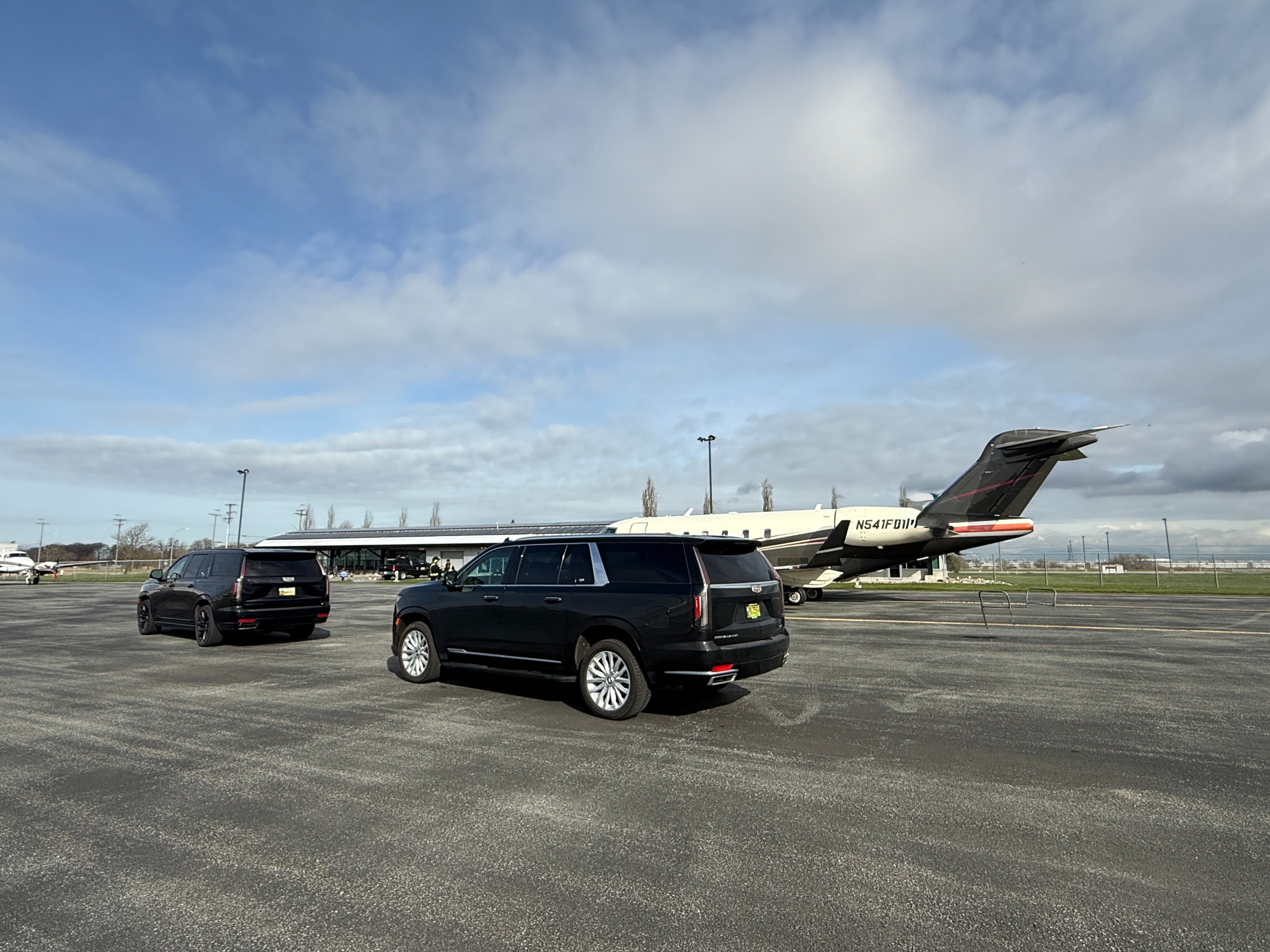 Vancouver Airport Transfer YVR | Luxury Limo & Shuttle Service - Great ...